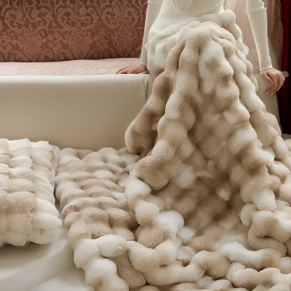 Blankets & Pillows